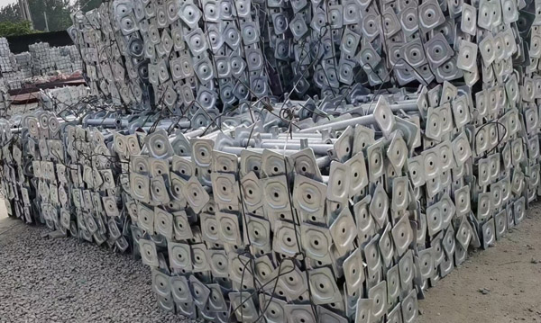 絲杠，上下托庫(kù)存區(qū)